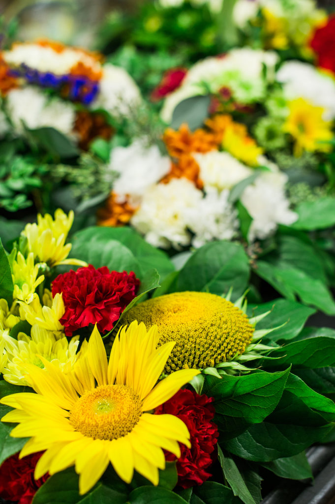 Keeping Your Fresh Cut Flowers Alive… and Looking Fresh!